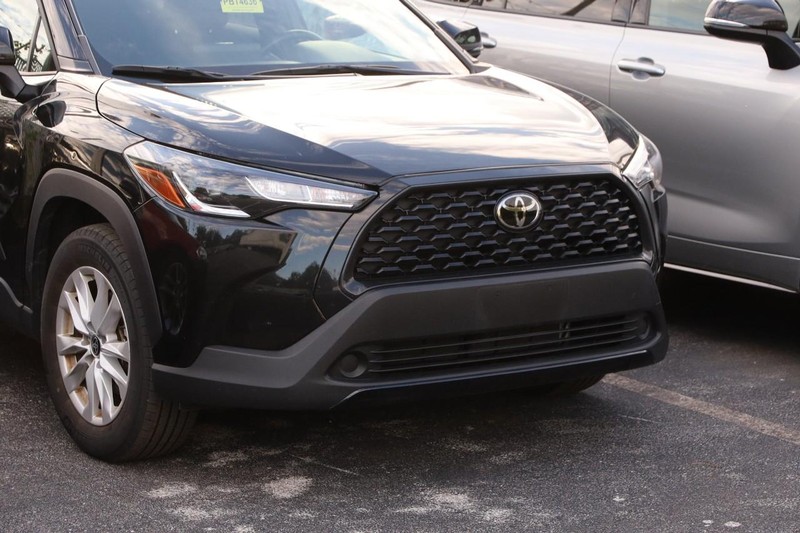 Toyota Corolla Cross Vehicle Full-screen Gallery Image 2