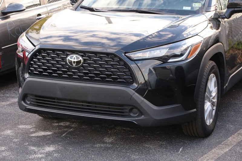 Toyota Corolla Cross Vehicle Full-screen Gallery Image 5