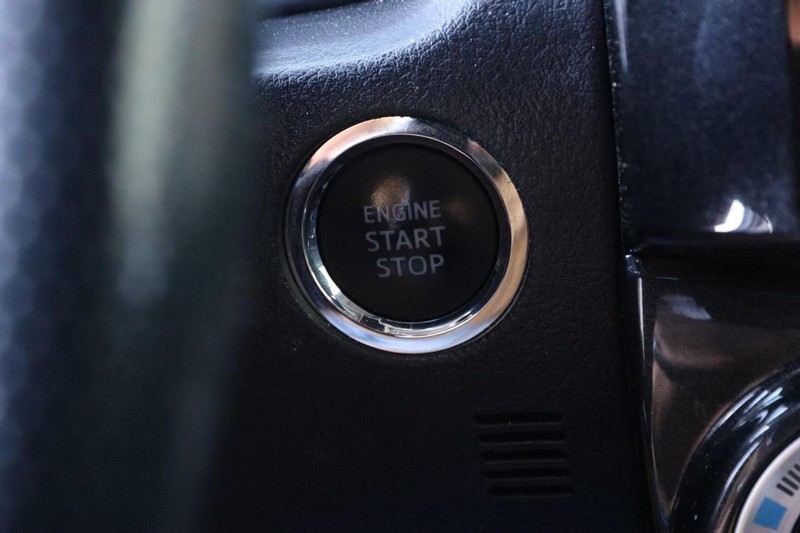 Toyota 4Runner Vehicle Full-screen Gallery Image 18