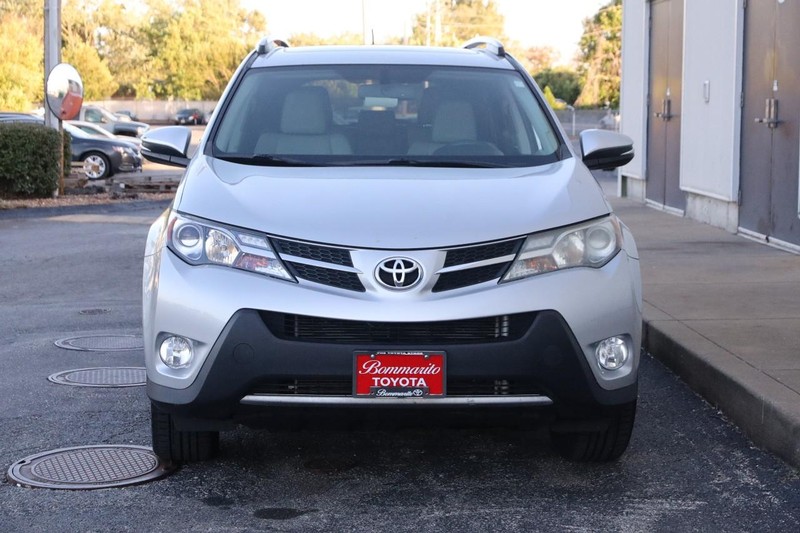 Toyota RAV4 Vehicle Full-screen Gallery Image 4