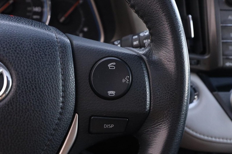 Toyota RAV4 Vehicle Full-screen Gallery Image 14