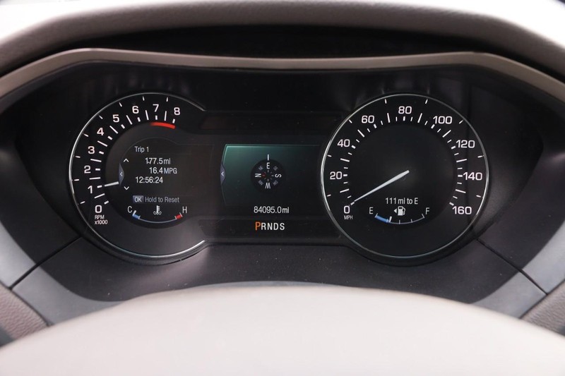 Lincoln MKZ Vehicle Full-screen Gallery Image 13