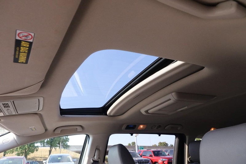 Honda Odyssey Vehicle Full-screen Gallery Image 9