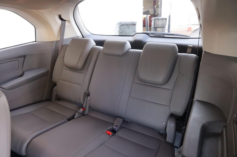 Honda Odyssey Vehicle Full-screen Gallery Image 12