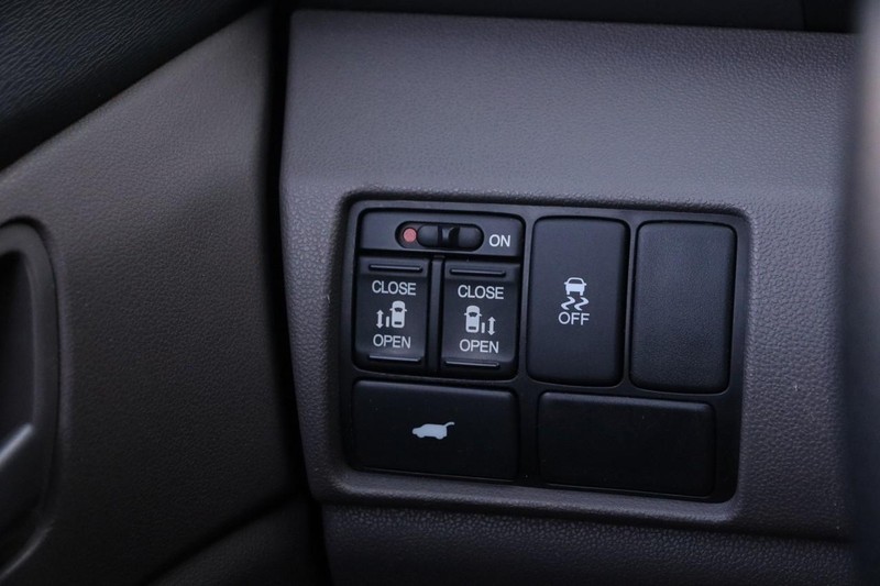 Honda Odyssey Vehicle Full-screen Gallery Image 23