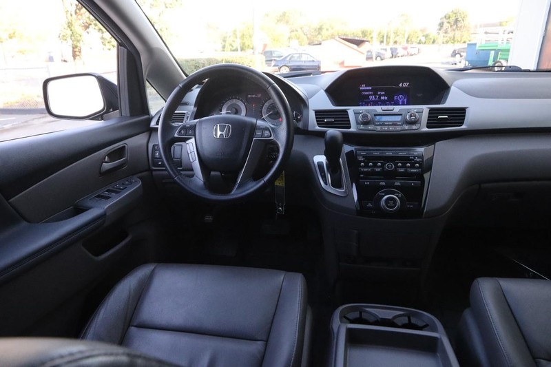 Honda Odyssey Vehicle Full-screen Gallery Image 25
