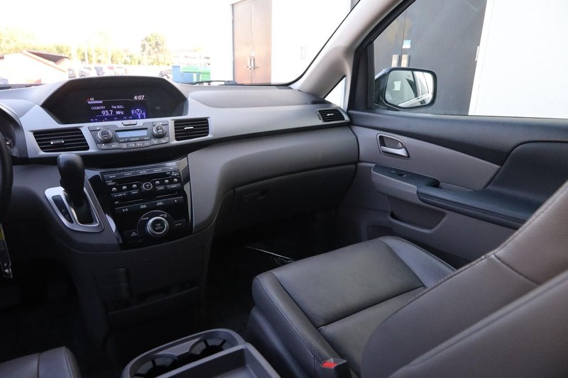 Honda Odyssey Vehicle Full-screen Gallery Image 28