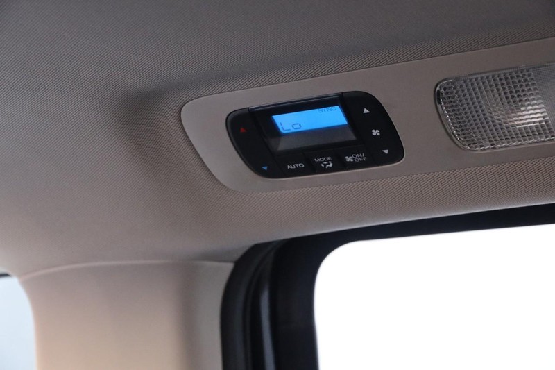 Honda Odyssey Vehicle Full-screen Gallery Image 30