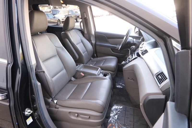 Honda Odyssey Vehicle Full-screen Gallery Image 31