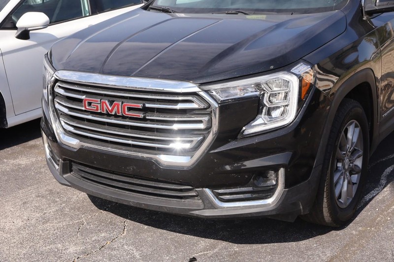 GMC Terrain Vehicle Full-screen Gallery Image 2