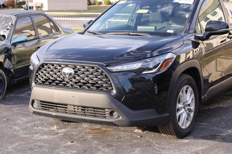 Toyota Corolla Cross Vehicle Full-screen Gallery Image 5