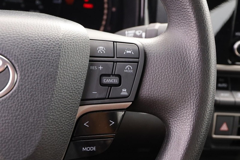 Toyota Camry Vehicle Full-screen Gallery Image 12