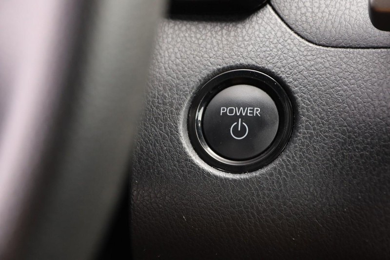 Toyota Camry Vehicle Full-screen Gallery Image 14