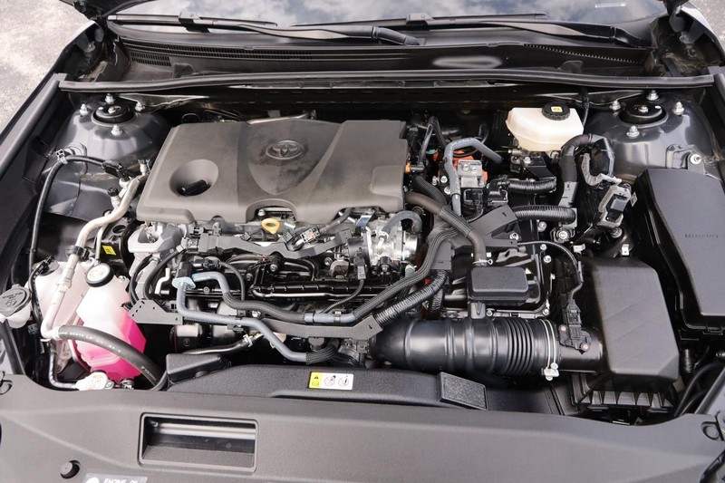 Toyota Camry Vehicle Full-screen Gallery Image 26