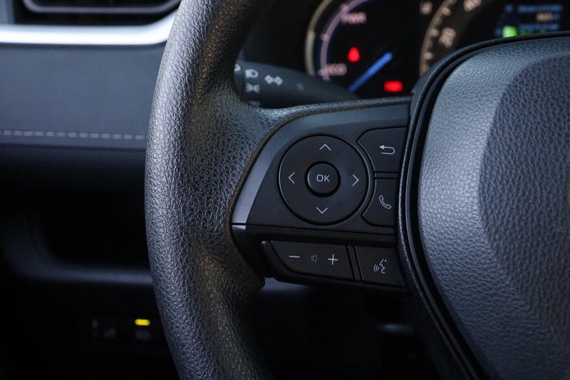 Toyota RAV4 Vehicle Full-screen Gallery Image 11