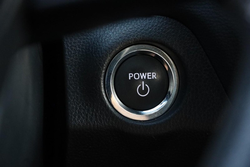 Toyota RAV4 Vehicle Full-screen Gallery Image 14