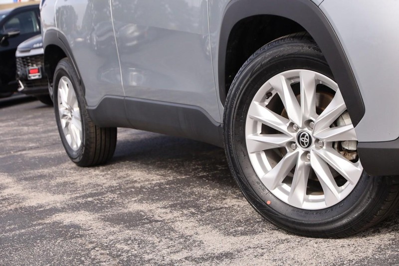 Toyota Corolla Cross Vehicle Full-screen Gallery Image 3