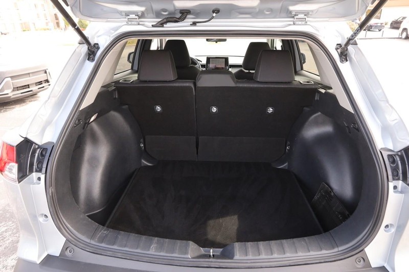 Toyota Corolla Cross Vehicle Full-screen Gallery Image 7