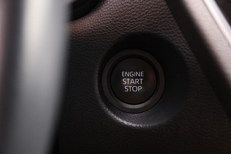 Toyota Corolla Cross Vehicle Full-screen Gallery Image 14