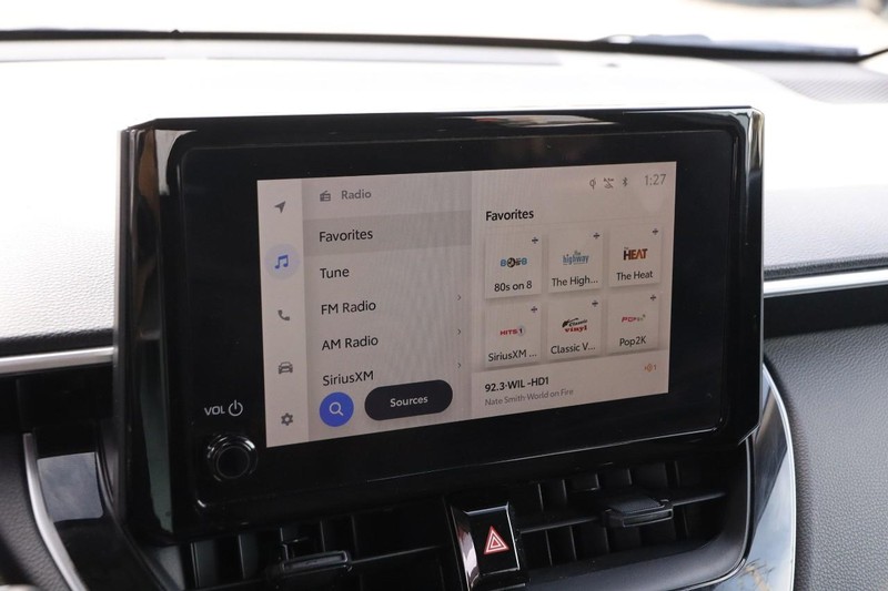 Toyota Corolla Cross Vehicle Full-screen Gallery Image 15