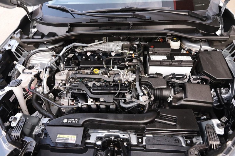 Toyota Corolla Cross Vehicle Full-screen Gallery Image 24