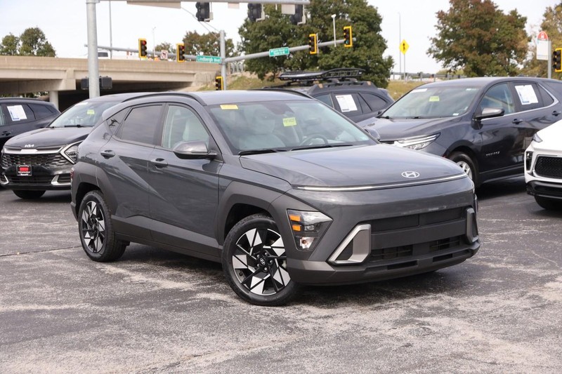 Hyundai Kona Vehicle Full-screen Gallery Image 2