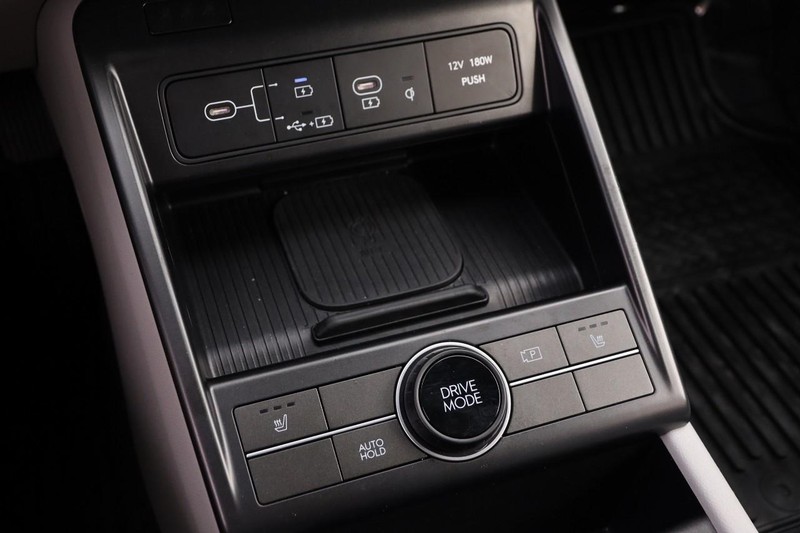 Hyundai Kona Vehicle Full-screen Gallery Image 19