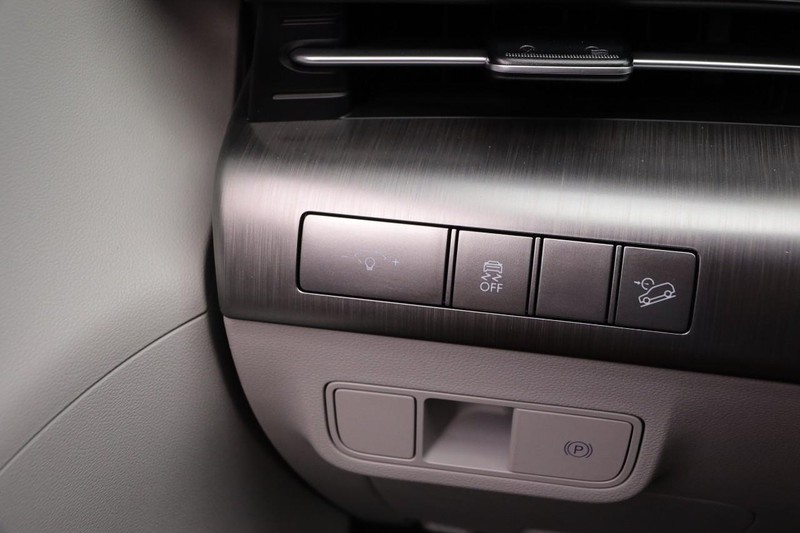 Hyundai Kona Vehicle Full-screen Gallery Image 20