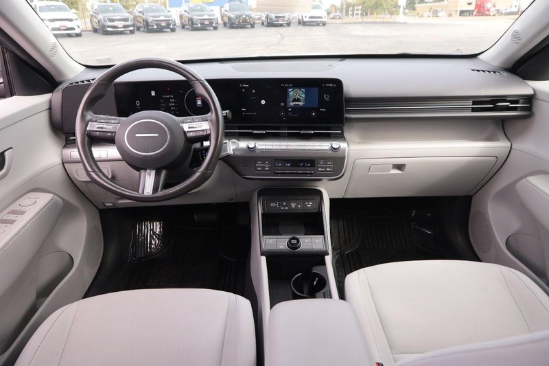 Hyundai Kona Vehicle Full-screen Gallery Image 21