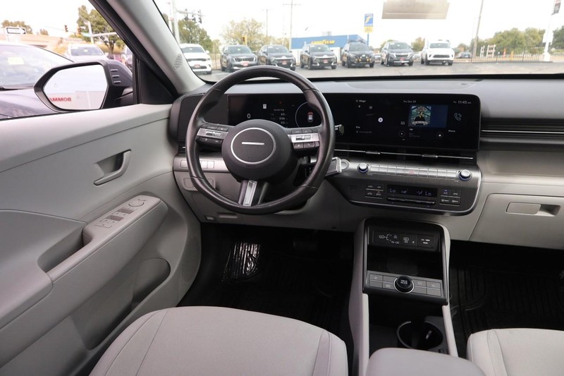 Hyundai Kona Vehicle Full-screen Gallery Image 22