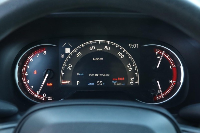 Toyota RAV4 Vehicle Full-screen Gallery Image 13