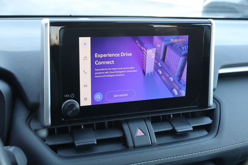 Toyota RAV4 Vehicle Full-screen Gallery Image 14