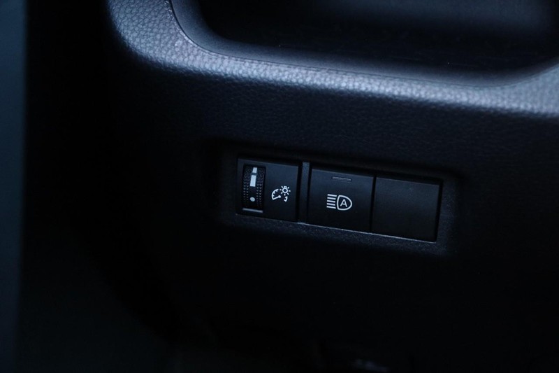 Toyota RAV4 Vehicle Full-screen Gallery Image 18