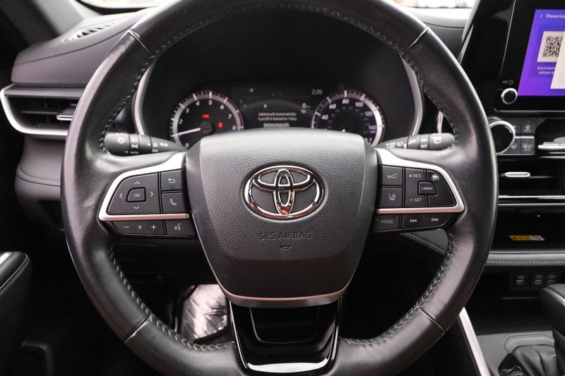 Toyota Highlander Vehicle Image 14