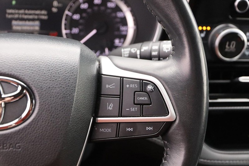 Toyota Highlander Vehicle Image 16