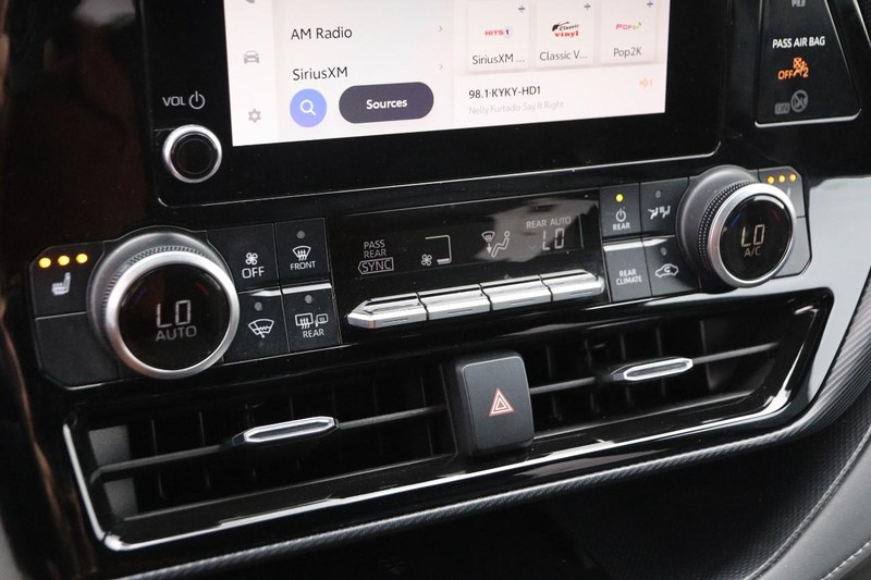 Toyota Highlander Vehicle Image 22