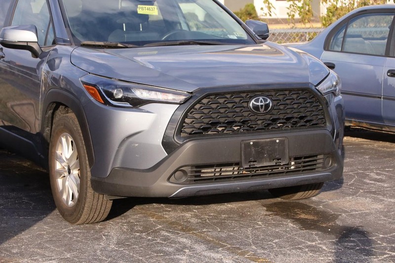 Toyota Corolla Cross Vehicle Full-screen Gallery Image 2