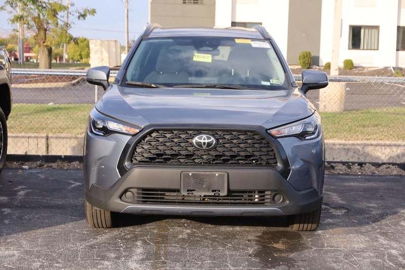 Toyota Corolla Cross Vehicle Full-screen Gallery Image 3