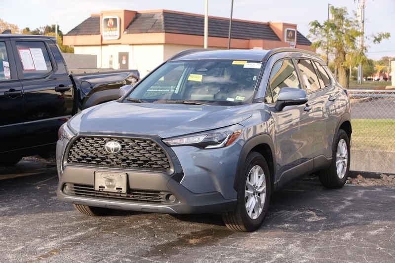 Toyota Corolla Cross Vehicle Full-screen Gallery Image 4