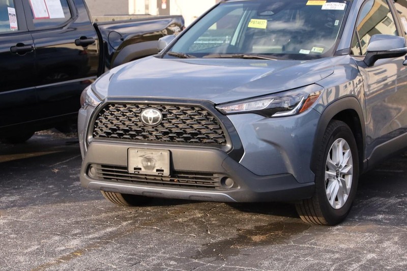 Toyota Corolla Cross Vehicle Full-screen Gallery Image 5