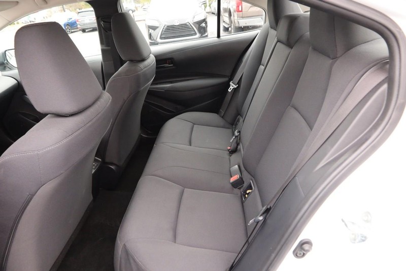 Toyota Corolla Vehicle Full-screen Gallery Image 9