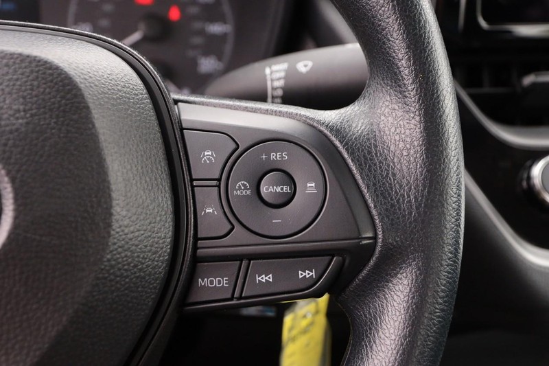 Toyota Corolla Vehicle Full-screen Gallery Image 12