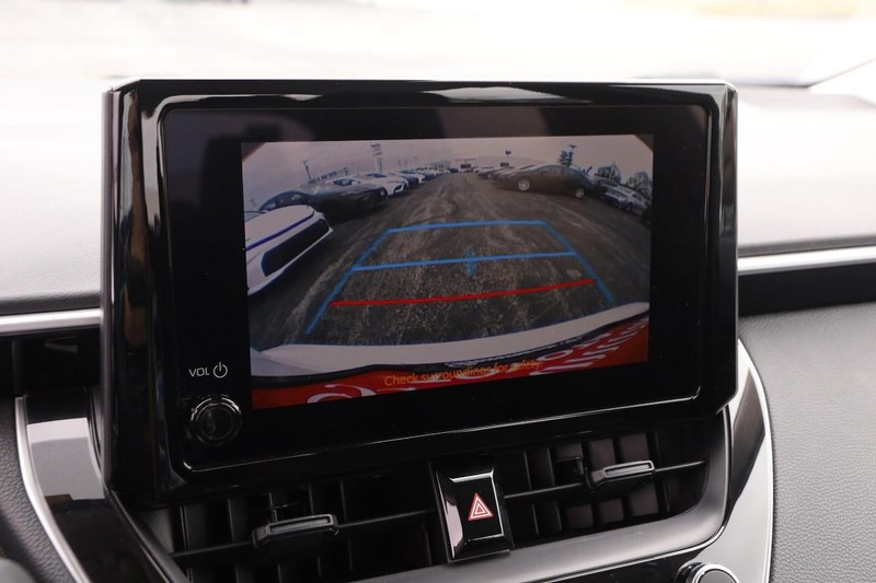 Toyota Corolla Vehicle Full-screen Gallery Image 15