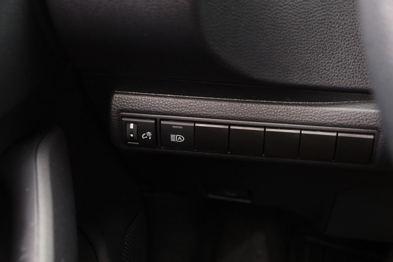 Toyota Corolla Vehicle Full-screen Gallery Image 17