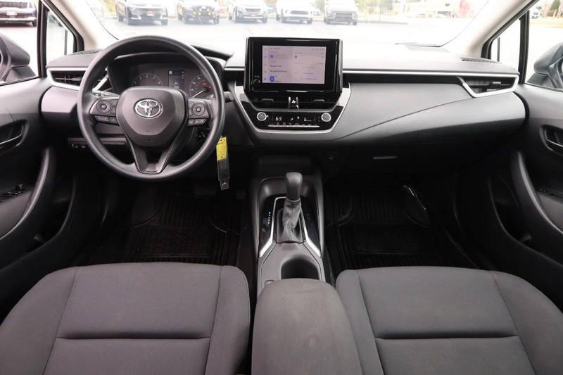 Toyota Corolla Vehicle Full-screen Gallery Image 18