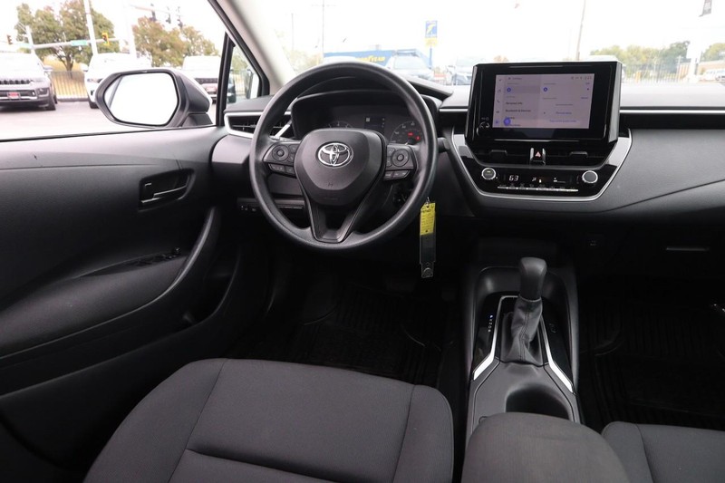 Toyota Corolla Vehicle Full-screen Gallery Image 19