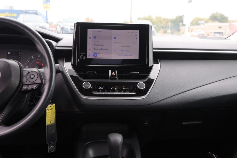 Toyota Corolla Vehicle Full-screen Gallery Image 21