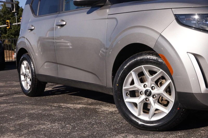 Kia Soul Vehicle Full-screen Gallery Image 3