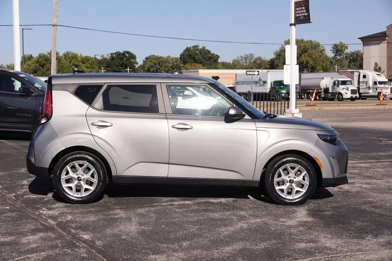 Kia Soul Vehicle Full-screen Gallery Image 5