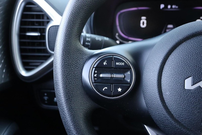 Kia Soul Vehicle Full-screen Gallery Image 11